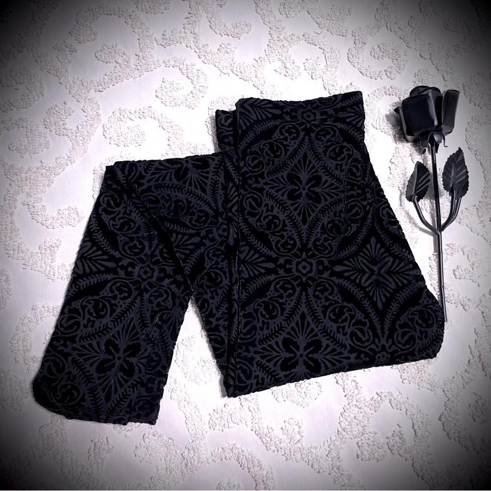 Blackmilk Gothic Velvet Patterned Leggings medium - Picture 1 of 10